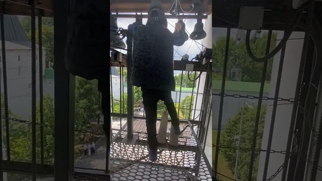 Колокольный звон на Троицу в Храме 40 Севастийских мучеников. Звонарь Егор Чухлеб. смотреть онлайн