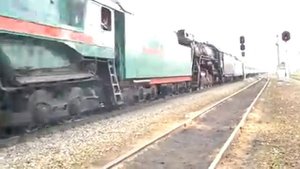 Паровозы П36-0120 и ЛВ-0283 с поездом "Золотой Орел" (Перово-IV)