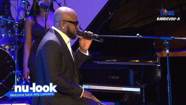 Maestro Arly Larivire sou Piano'l ap chante, pi bèl moman nan konsè a Boston. Strand Theater. смотреть онлайн