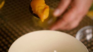 2 рецепта салата из капусты, моркови, яблок, огурцов. Без майонеза за 5 минут. Вкусные новые салаты