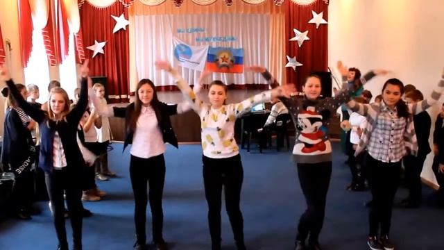 Флешмоб ко Дню Народного Единства( Ящиковская школа №15) смотреть онлайн