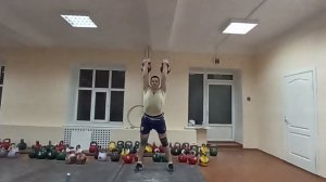 Классический толчок гирь 32 кг. 2 минуты. 16 подъёмов.