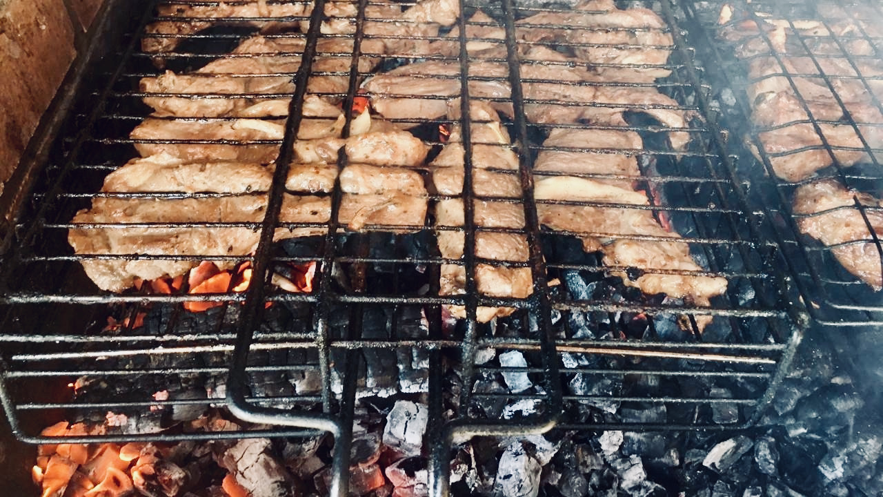 ПЕРВОМАЙСКИЙ пикник! Баранья корейка на кости! смотреть онлайн