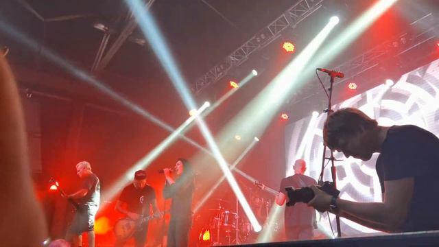 louna - из этих стен (23.10.2021 Екатеринбург) смотреть онлайн