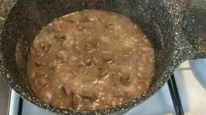Тушёная картошка с утиными желудочками.