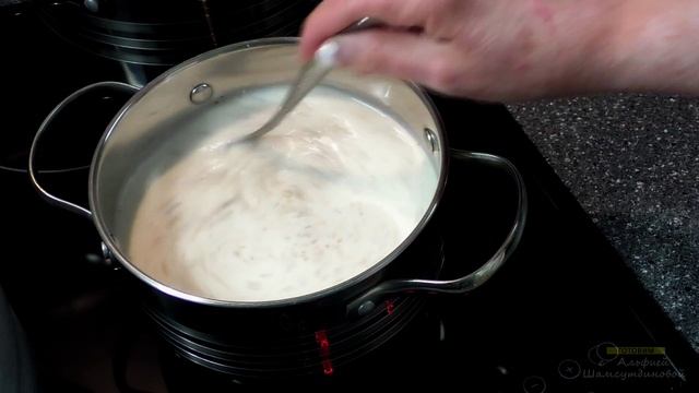 Каша молочная пшеничная. Молочная каша. Вкусная каша. Рецепт молочной каши с пшеничной крупой. Диет