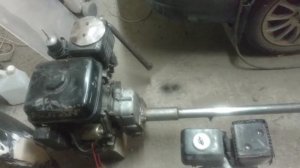 Запустил недоделанный большой болотоход мотор весло 9 л.с.