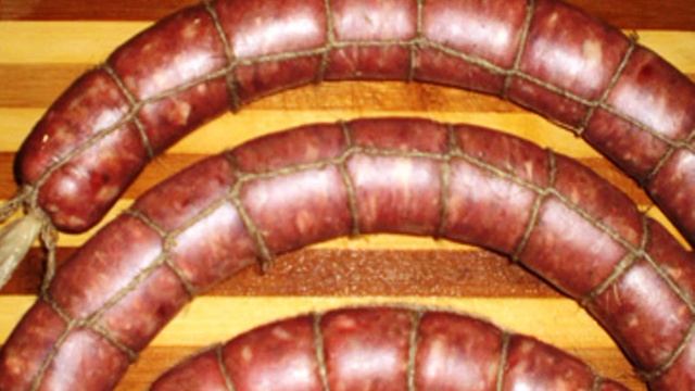 Домашняя колбаса копченая