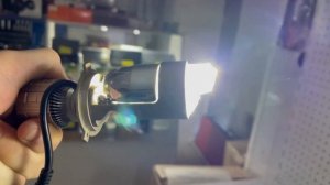 Светодиодные лампы с линзой. Цокаль H4 Ближний Дальний свет. 30w 6000lm Auto Head Lights