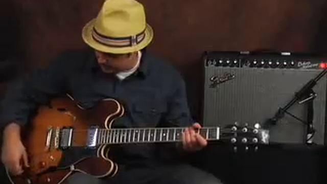 Demo Heritage semi hollowbody guitar based off Gibson ES 335 смотреть онлайн