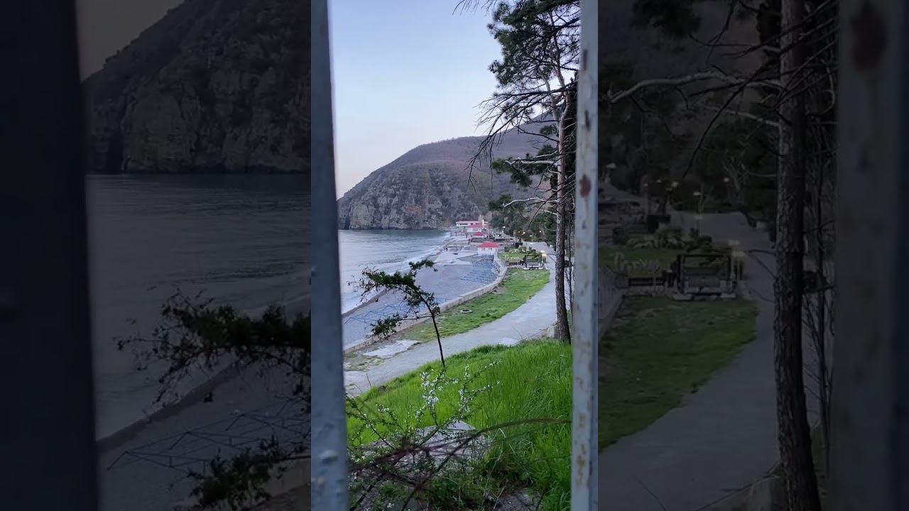 Вид из окна, на Черное море