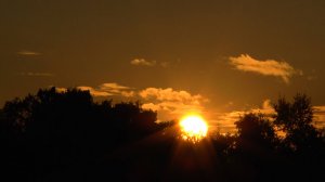 Таймлапс закат Солнца. Футаж заход Солнца ускоренное видео