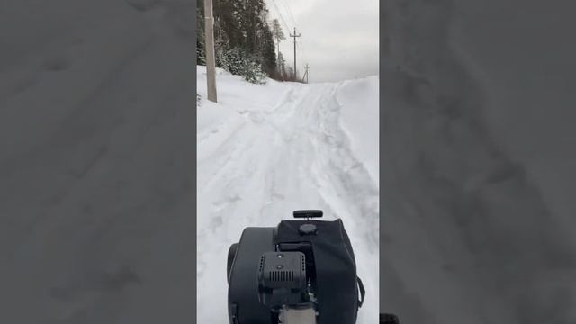 Мотобуксировщик в довольно то крутую горку ,на средних оборотах смотреть онлайн