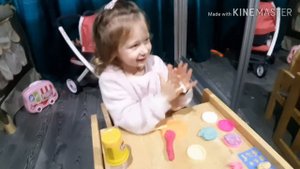 Daddy finger where are you? we learn fingers. Папа пальчик где же ты? Соня учит пальчики.