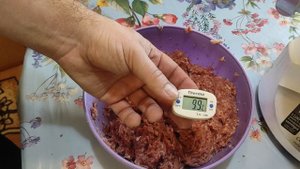 кнуты - сушенные колбаски.