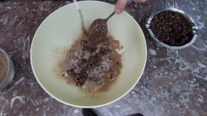 Арахис в шоколадной глазури