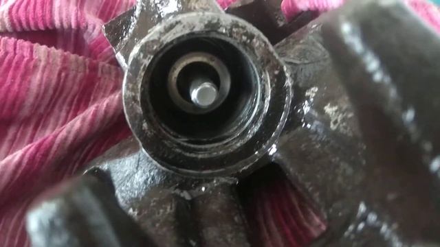 Тормозят колодки - ремонт заднего тормозного суппорта VolksWagen Passat B5 смотреть онлайн