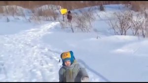 Опасный трюк, не трогай знак, там электричество! Вообще не прикол!