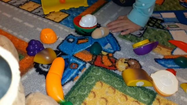 Ёжик Фуфуня играет в магазин - видео для детей - магазин овощи фрукты машинки смотреть онлайн