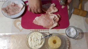 Свиная отбивная с консервированным ананасом и сыром