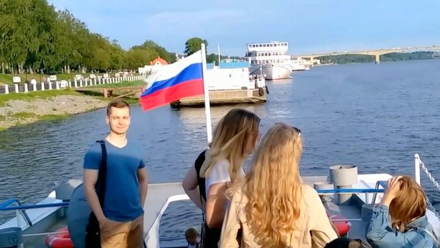 Free walk by ship in Kostroma city смотреть онлайн