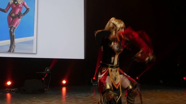Magic - Monaco - Défilé Cosplay - 02 - Kirae Cosplay - World of Warcraft - Paladin