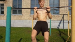 Как Научится Подтягиваться с Нуля | 2 простых упражнения (Подтягивания на турнике для Новичков)