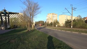 Вечерняя электричка отправляется из Дубны в Москву