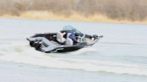 Лодка  Север  4600 пнд на ходу .  Boat North 4600 hdpe on the move