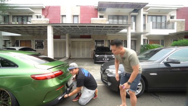 Mercedes e300 Coupe Super Nyentrik Feat.VernandHulaHula смотреть онлайн