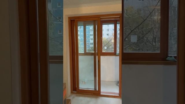 Остекление московской квартиры под ключ. Окна, балконные рамы, HS Portal.  Все из лиственницы.