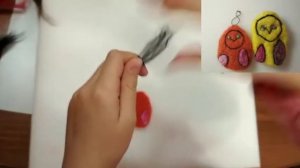 Изготовлеваем брелок-совушку,при помощи сухого валяния.