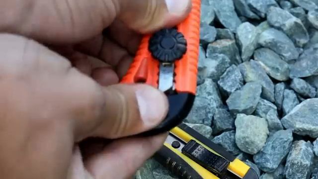 ✂ Лайфхак канцелярского ножа или как правильно отламывать затупившееся лезвие смотреть онлайн