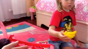 Детская тележка с продуктами для супермаркета/Baby carriage with products for supermarkets