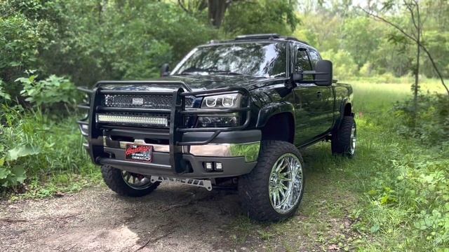 Putting 22s and mud tires on my Cateye Silverado! смотреть онлайн
