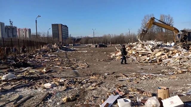 Снесли рынок 