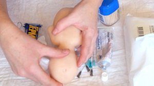 Как приклеить оторванную часть у силиконового изделия