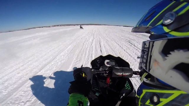 Mach z 1000 vs F800 Cat смотреть онлайн