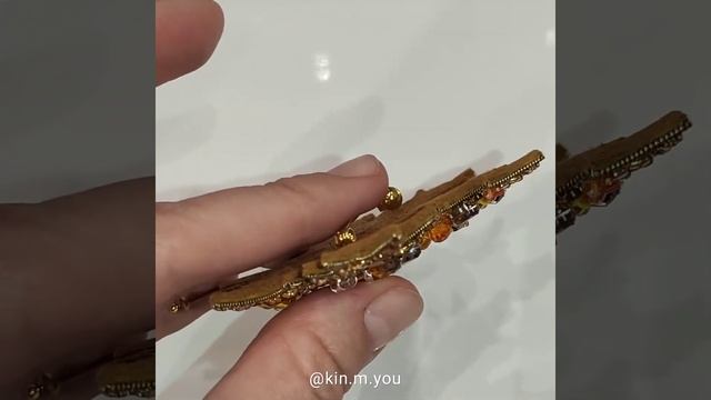 новая брошь Кленовый лист