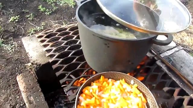 Готовим на даче суп из тушенки! смотреть онлайн