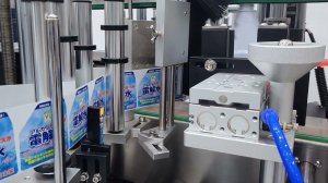 AU KP 301 Плоская бутылка  Двухсторонняя этикетировочная машина