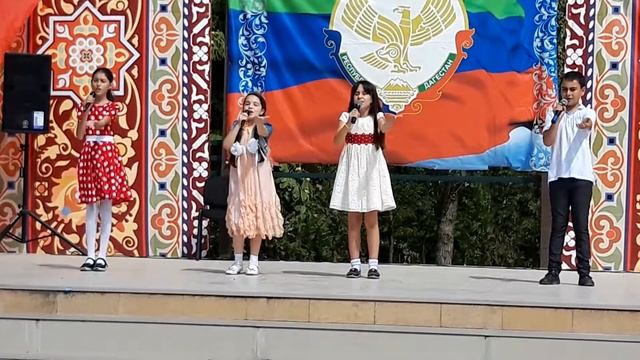 СЧАСТЛИВОЕ ДЕТСТВО (ср. группа) - ДОЛАЛАЙ смотреть онлайн