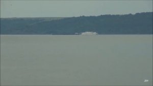 Пассажирский теплоход Алексей Толстой идёт вниз по Волге на Белом Яре 5 07 2020г