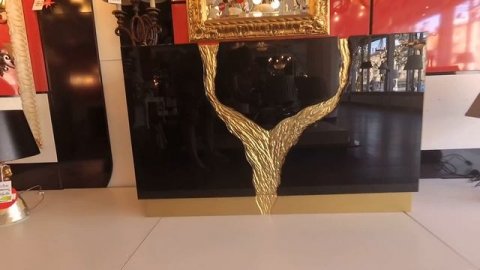 Дизайнерский комод.