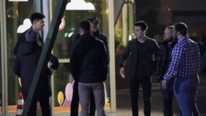 Пранк Алматы, Казахстан: Карманник ворует кошелёк на виду у людей