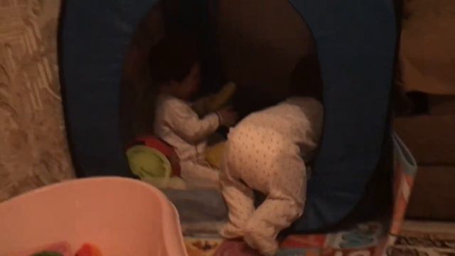 Годовалые Двойняшки Жасмина и Камелия смотреть онлайн