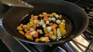 И у вас есть дома вермишель и яйца, вы должны смотреть видео Вкуснейший завтрак за 5 минут!