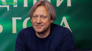 Помните этого актера? Вы будете шокированы, когда увидите жену актера Дмитрия Харатьяна!