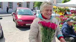 Небольшой обзор цветочного пяточка возле центрального Брестского рынка. В продаже, даже уже пионы!!!