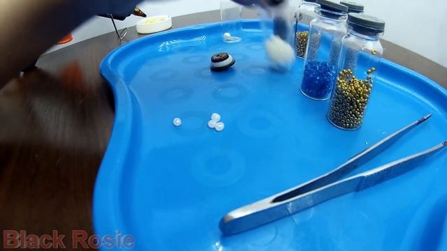 Игра с куклами и готовим Вкусняшки. Печенье для кукол. How to make Easy Doll Food смотреть онлайн